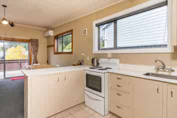 186 Kaikorai Valley Road, BRADFORD