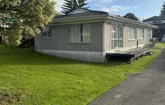 12 Dawnhaven Drive, Te Atatu Peninsula