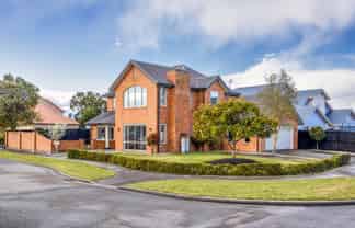 2 Wedmore Close, Burwood