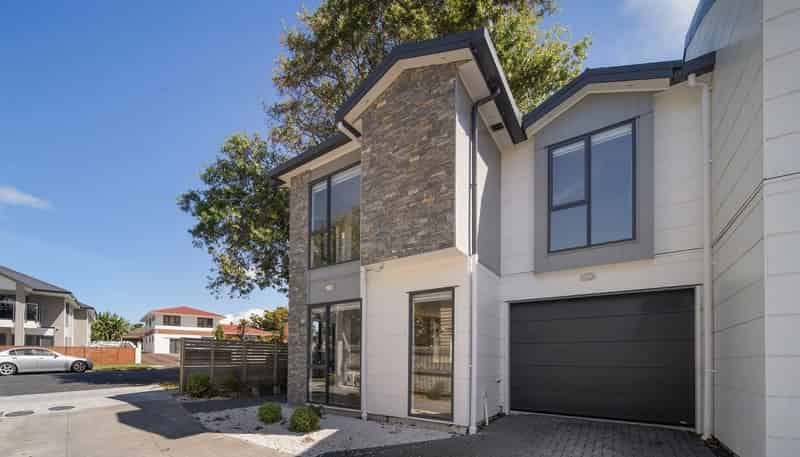 64 Landscape Road, Papatoetoe