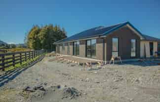 10 Hinau Crescent, Kaiata