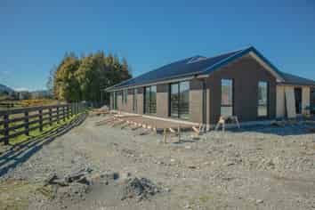 10 Hinau Crescent, Kaiata