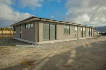 10A Hinau Crescent, Kaiata
