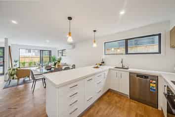 4/60 Akatarawa Road, Brown Owl