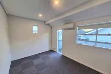100M² LIVE / WORK IN THE HEART OF KOHIMARAMA
