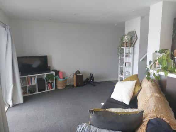 15/2 Western Springs Road, Kingsland