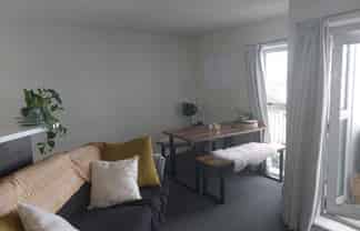 15/2 Western Springs Road, Kingsland