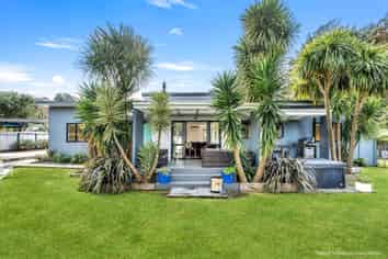 1a Ocean Beach Road, Tairua