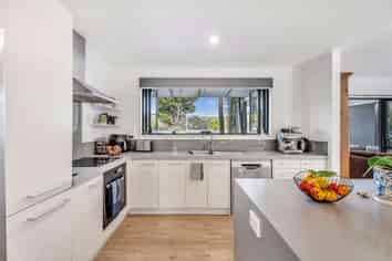 1a Ocean Beach Road, Tairua