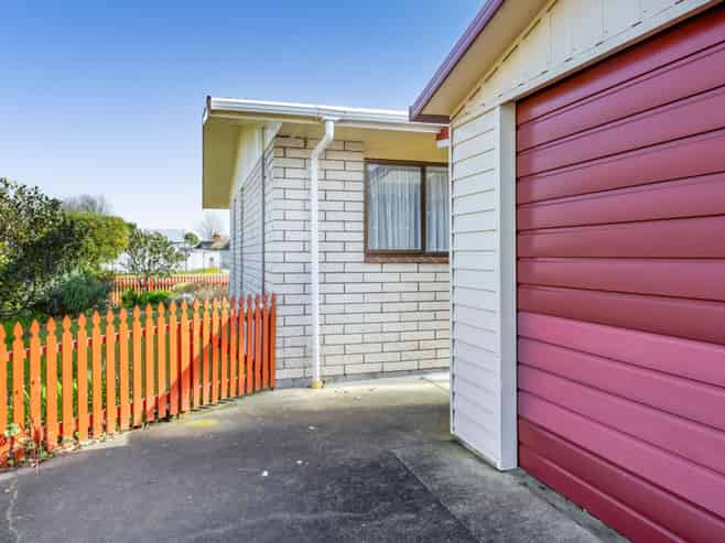 124 Hamlet Street, Stratford