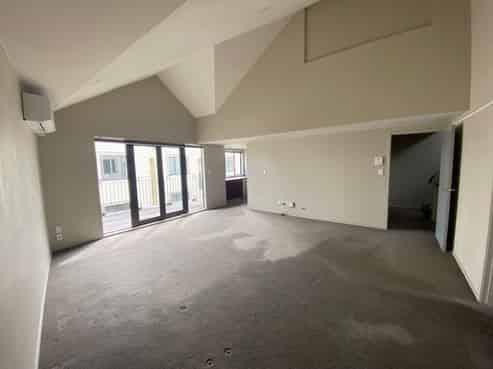 33V New North Road, Eden Terrace