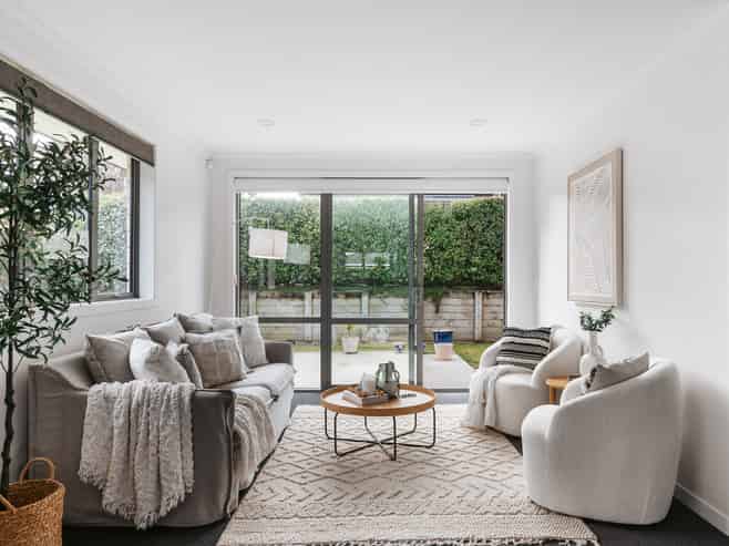 2/4 Greystone Place, Omokoroa