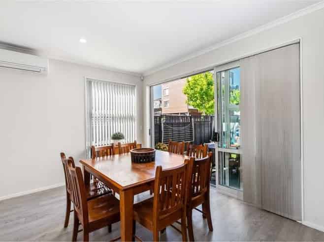 13 De Havilland Road, Hobsonville