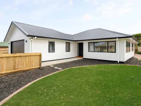 8 Dorchester Place, Nawton