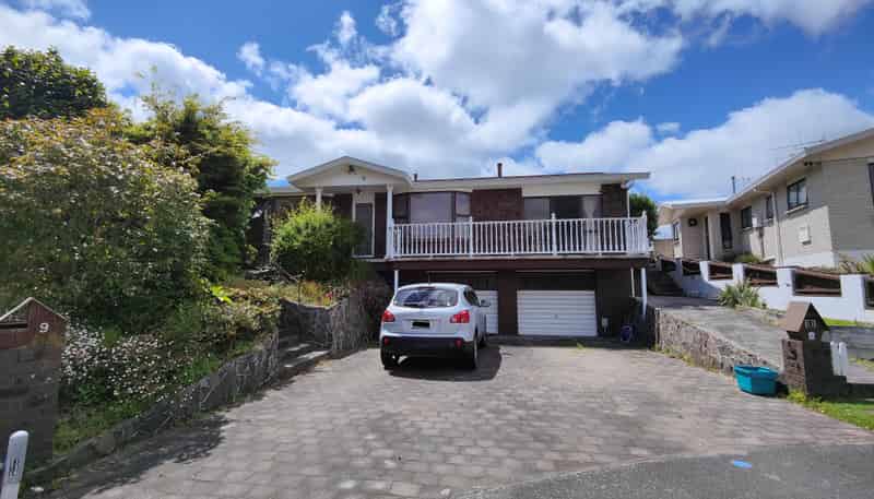 11 Homestead Place, Glenview