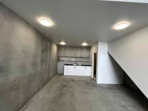 High-Spec Workshop/Storage Unit