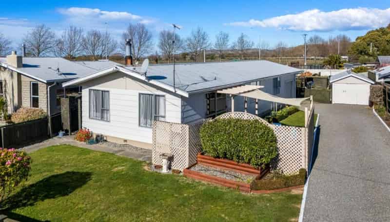 32 Rousehill Street, Renwick