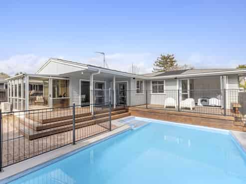 33 Byron Street, Leamington
