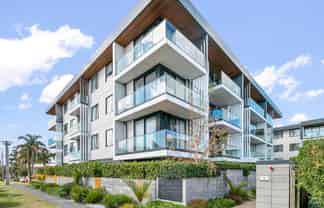 104/8B Lake Pupuke Drive, Takapuna