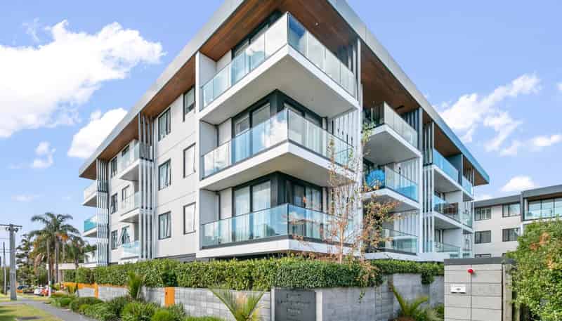 104/8B Lake Pupuke Drive, Takapuna