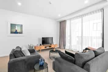 104/8B Lake Pupuke Drive, Takapuna