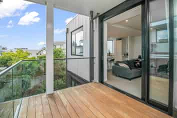 104/8B Lake Pupuke Drive, Takapuna