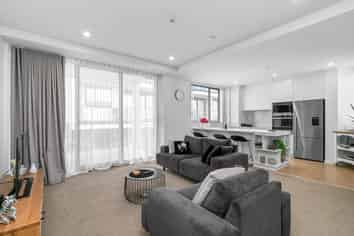 104/8B Lake Pupuke Drive, Takapuna