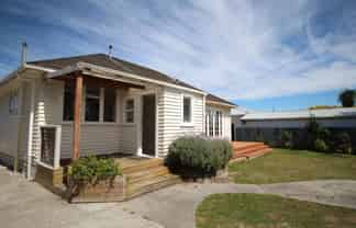 3 Bristol Crescent, Roslyn