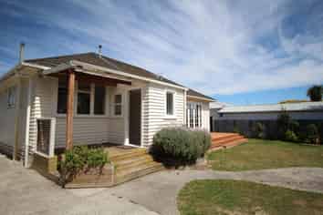 3 Bristol Crescent, Roslyn