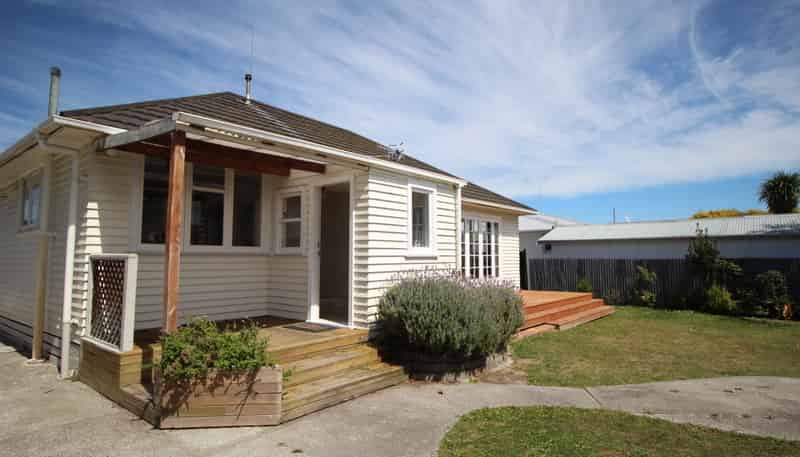 3 Bristol Crescent, Roslyn