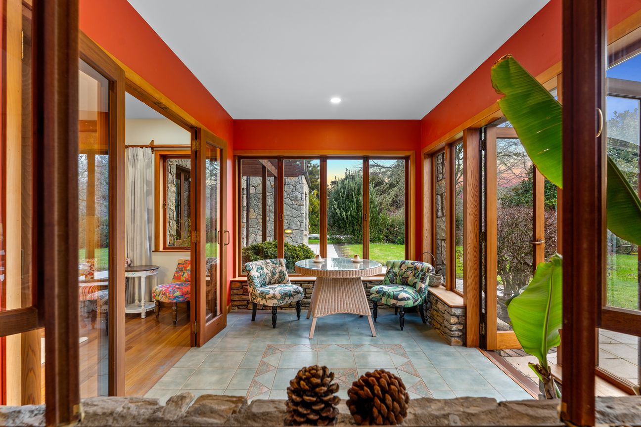 Where Rustic Charm Meets Modern Comfort - Bild 6