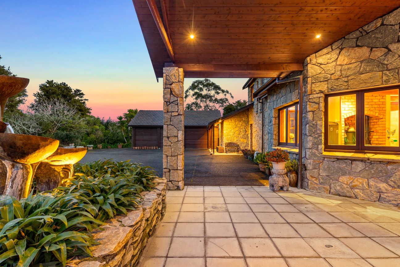 Where Rustic Charm Meets Modern Comfort - Bild 2