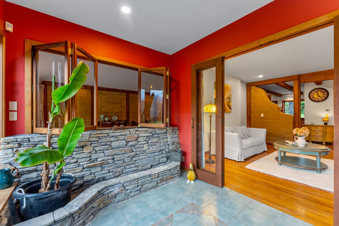Where Rustic Charm Meets Modern Comfort - Fler
