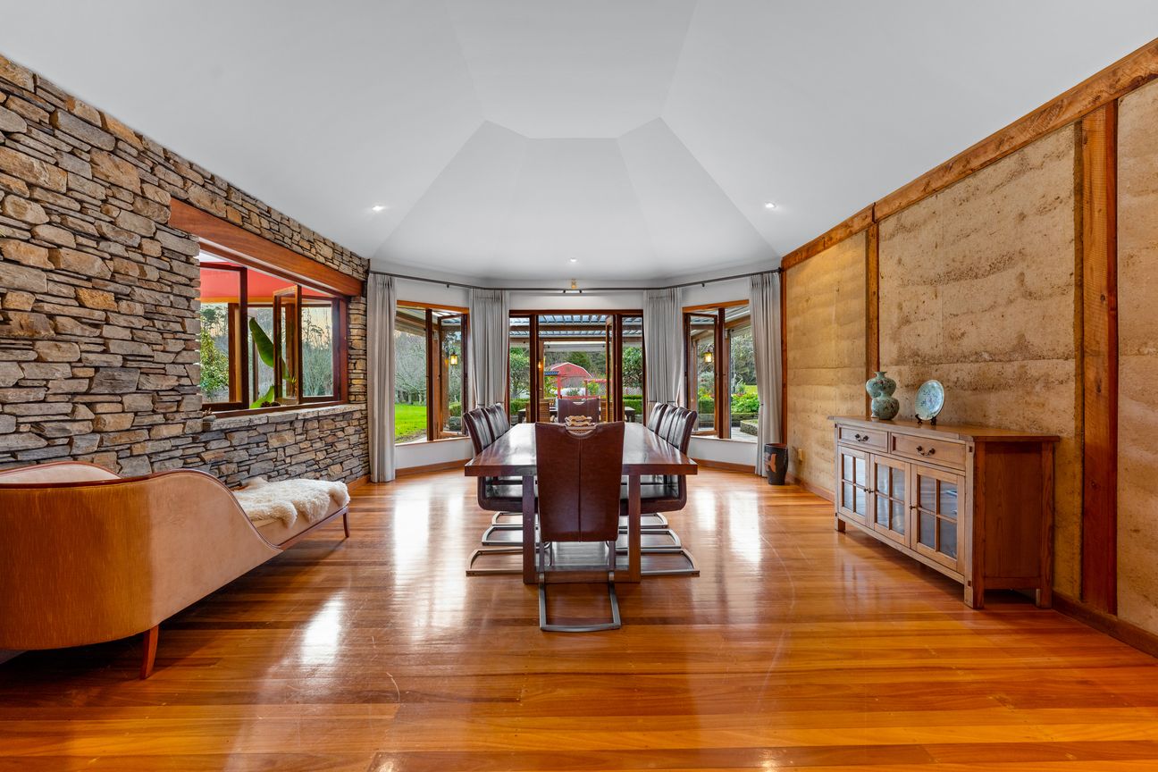 Where Rustic Charm Meets Modern Comfort - Bild 4