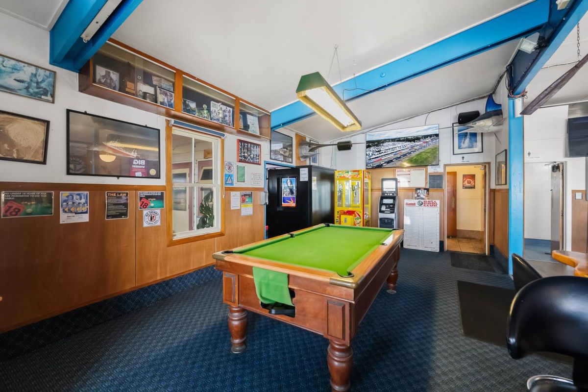 MANGONUI HOTEL, LIQUOR SHOP PLUS LAND - Widok 6