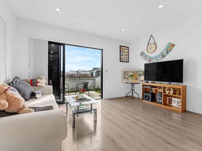 50 Parahau Road, Papakura
