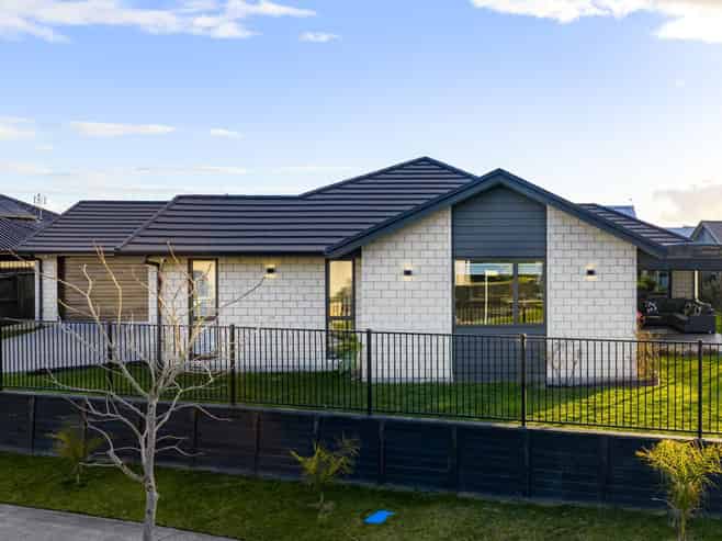 44 The Meadows Drive, Flagstaff