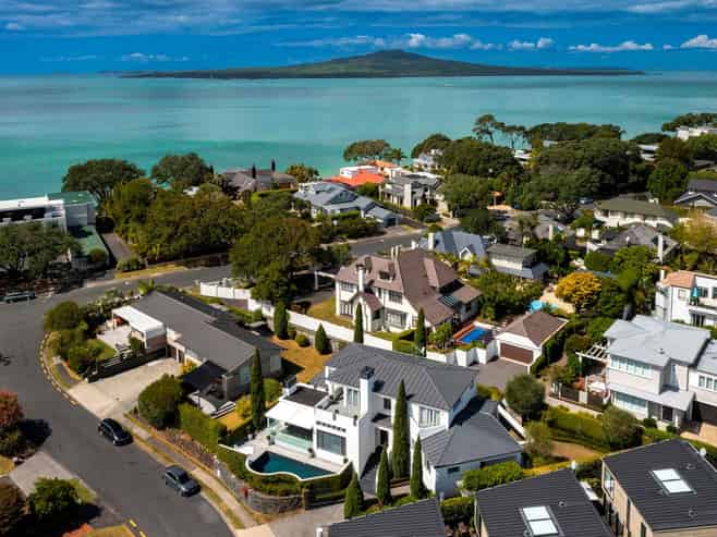  1 Arthur Crescent, Hauraki