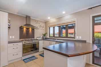 24 Brooklyn Heights Drive, Kelvin Grove