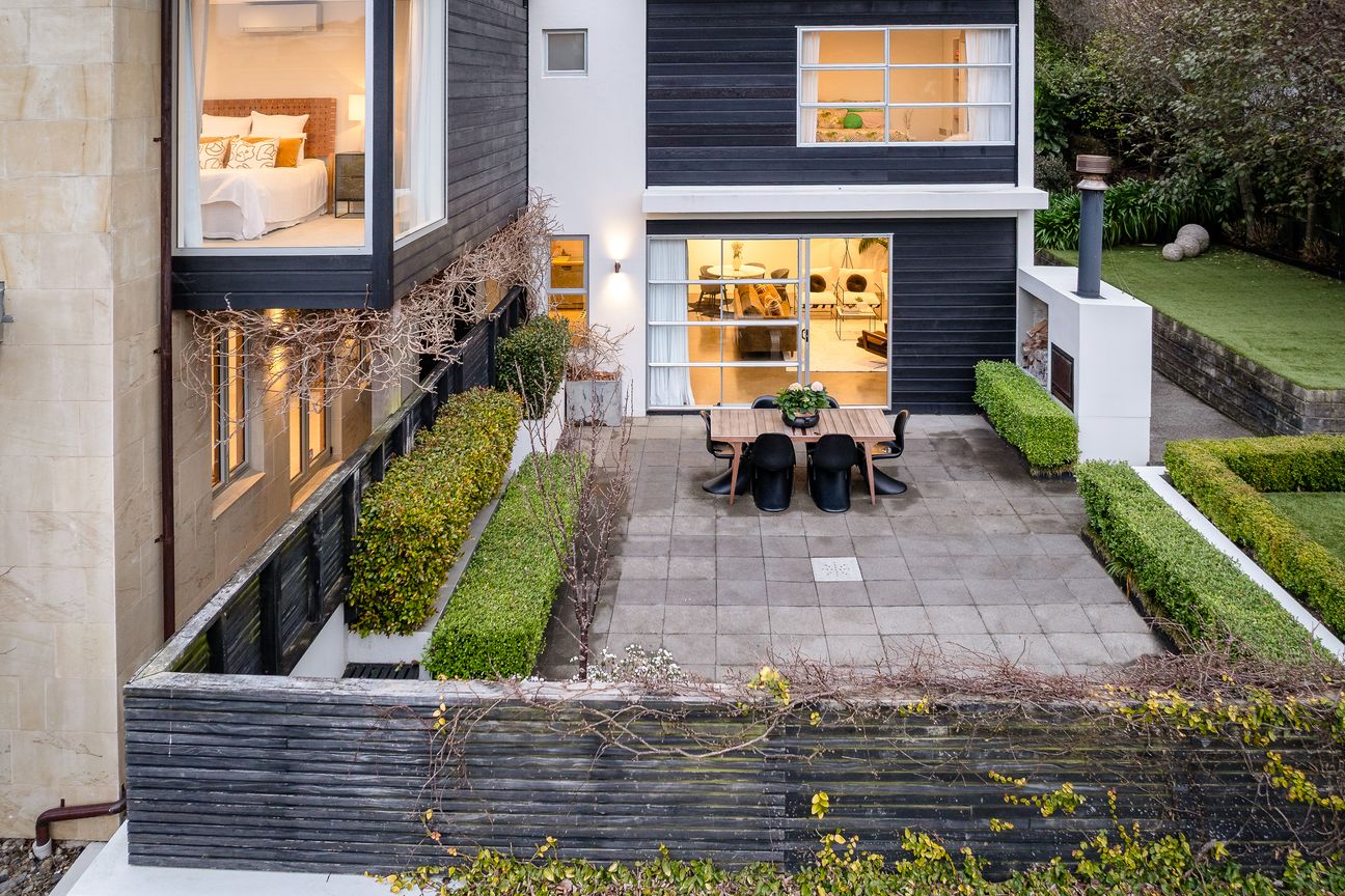 DESIGN APPEAL & A GREAT LOCATION - Vista 4