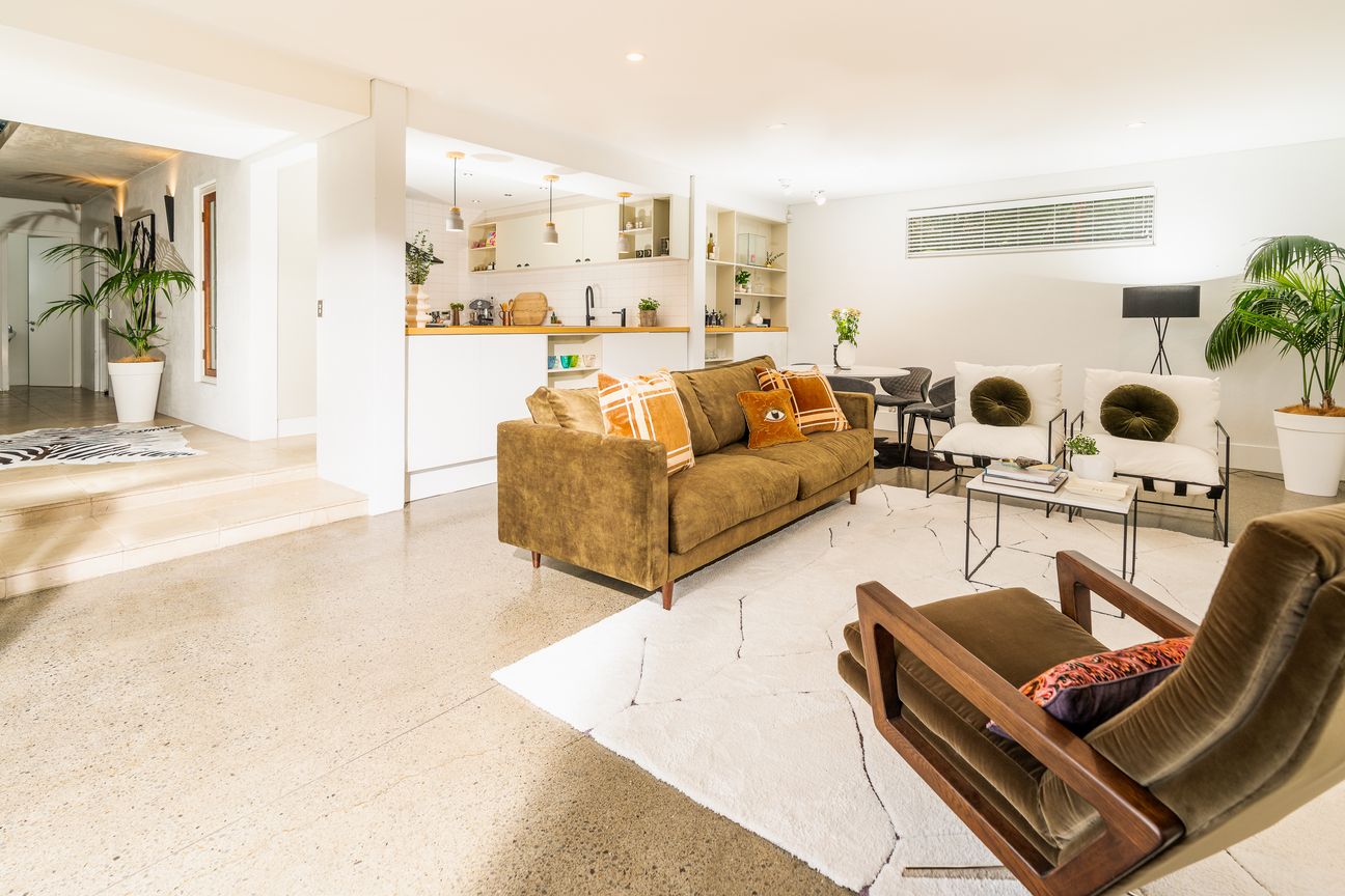 DESIGN APPEAL & A GREAT LOCATION - Vista 6