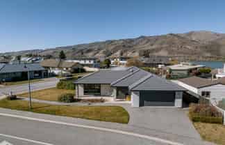 28 Matthews Crescent, Cromwell