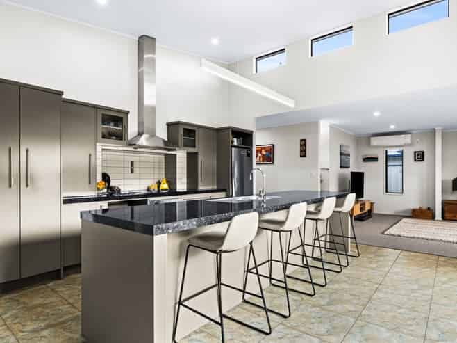 27 Pinotage Drive, Greenmeadows