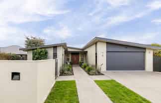 27 Pinotage Drive, Greenmeadows