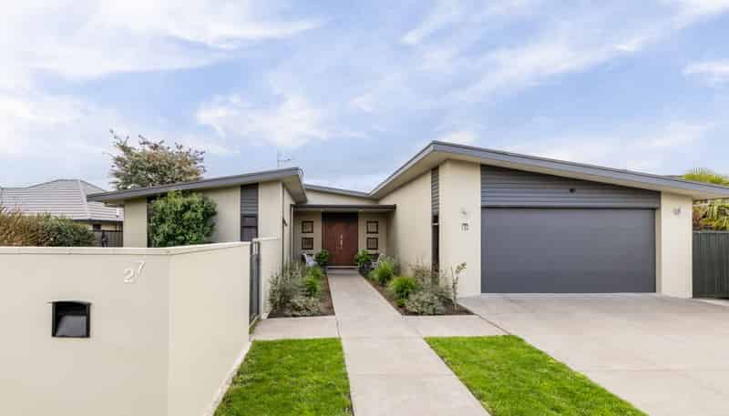 27 Pinotage Drive, Greenmeadows