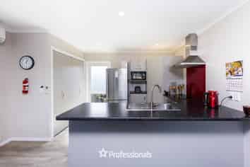 88 Sunstone Crescent, Brown Owl