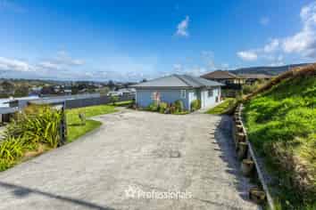 88 Sunstone Crescent, Brown Owl