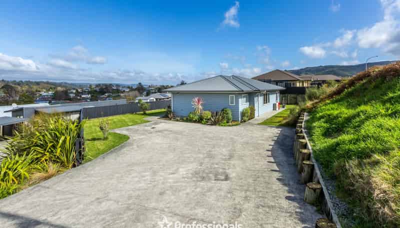 88 Sunstone Crescent, Brown Owl