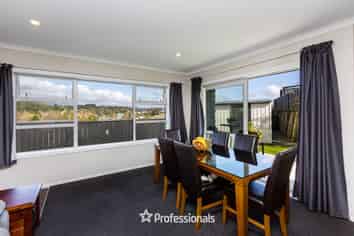 88 Sunstone Crescent, Brown Owl