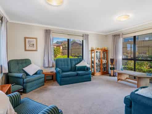 49 Chesterfield Way, Orewa